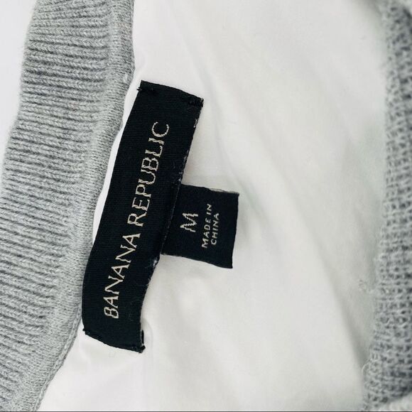 Banana Republic gray knit muscle top with white shirt tails size medium - Picture 6 of 7